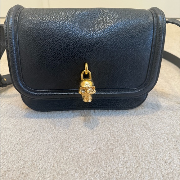 Authentic Alexander McQueen Iconic Skull Crossbody Bag - Picture 2 of 6